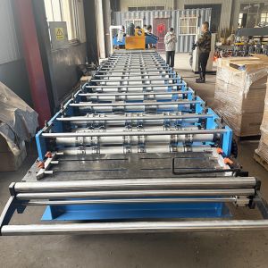 Steel R Panel Roofing Sheet Roll Forming Machine with 380V/50HZ/3PHASE Voltage 2