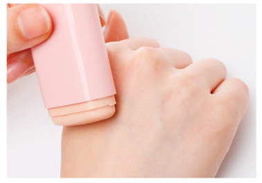 White Oval Lip Balm Tubes Eco Friendly Safety Offset Printing Handling