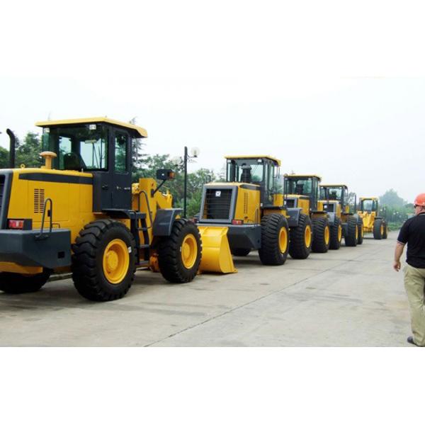 Diesel XCMG Front End Wheel Loader , 4 Ton Loading Weight Compact Tractor Loader LW400KN