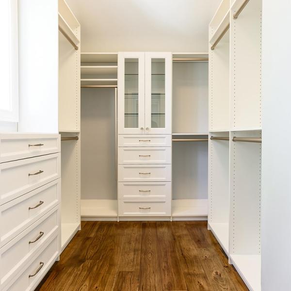Wooden Bedroom Walk-in Wardrobe Closet with Custom Design from Chinese Manufacturers