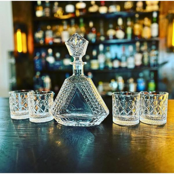 Clear Whiskey Decanter Glass Crystal Glass Liquor Bottle with Customized Bottle Color