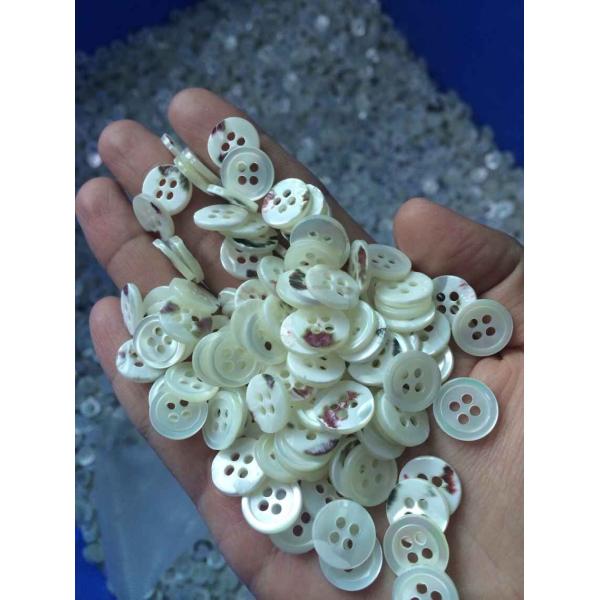 Factory wholesale high quality akoya 2 holes round natural agoya shell button for shirt dress