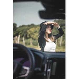 78kWh Battery Capacity Dual Motor Four-Wheel Drive Mobile APP Remote Control