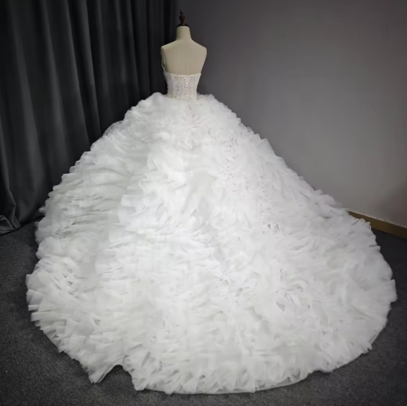 Princess Sleeveless Puffy Ruffle Plus Size Chapel Train Beaded 15 Girl Ball Gown White Tulle Quinceanera Dress