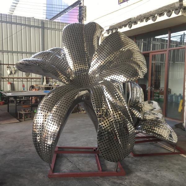 304 Polished Outdoor Metal Flower Sculptures , Stainless Steel Modern Metal Outdoor Sculptures