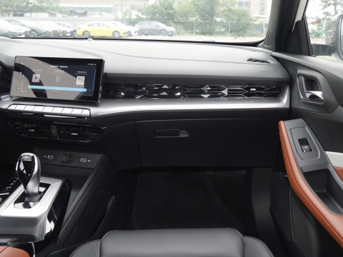 129hp L4 1.5T Engine MG Car Petrol Adults Gasoline Driven 4-Door 5-Seat For Mingjue Mg5 Left Handed Drive 0km Used Vehicles