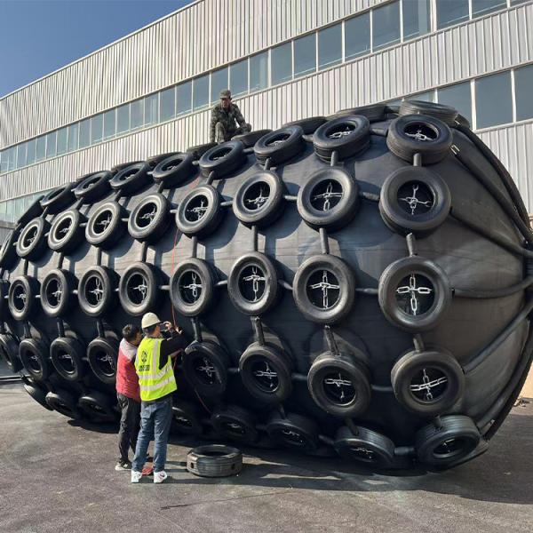 Buy ISO17357 Pneumatic Rubber Fender 2.0x3.5m Marine Grade at wholesale prices