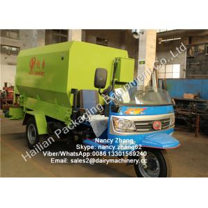 Mobile Silage Spreader Machine TMR Feed Mixer For Dairy Cows , Diesel Engine