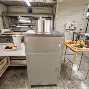 China Dry Electric Garlic And Ginger Peeling Machine 30kg/H on sale