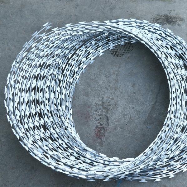 BTO-22 BTO-30 HDP Galvanized 900mm coil diameter concertina razor barbed wire