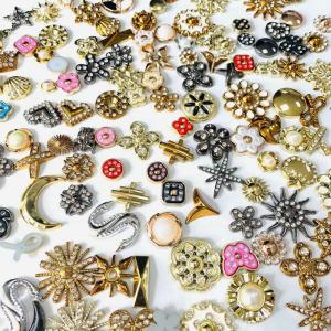 2021 Wholesale kinds of plastic rivet shoe upper buckle accessories for women