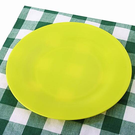 Buy Customized Logo Plastic Food Tray PP Plate for Disposable Efficiency Lightweight Round Microwavable Plate at wholesale prices