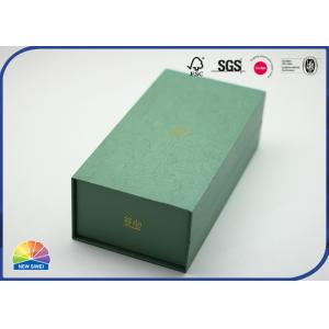 Square Rigid Cardboard Packaging Magnetic Closure Custom Logo Foldable Gift