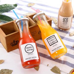 500ml Thick Glass Beverage Bottle With Straw / Lid Environmentally Friendly