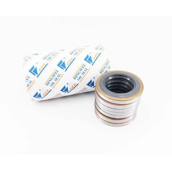 Spring Loaded TB TYPE Oil Seal Featuring Nitrile Rubber Lip Suitable for Machinery