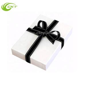 Luxury Chocolate Candy Packaging Gift Boxes With Ribbon , Recycled Paperboard