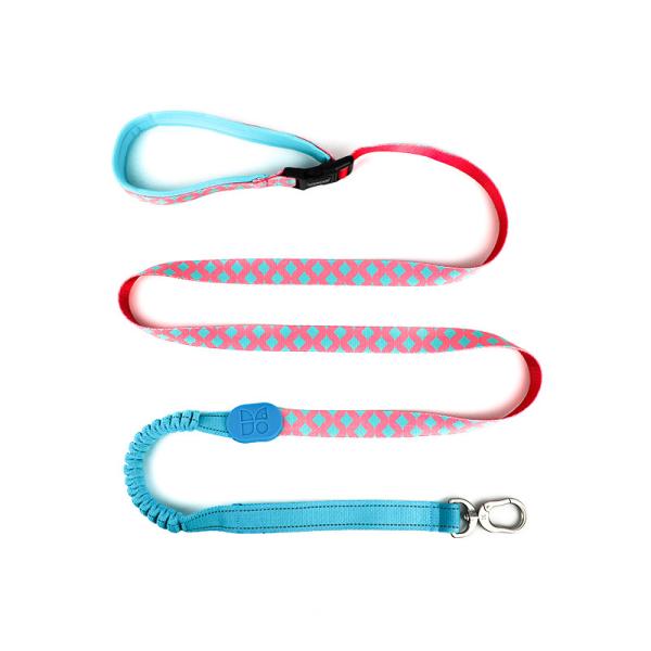Buy 3 Ft 25 Ft 26 Ft Retractable Reflective Dog Leashes And Collars Free Hand Polyester Rope at wholesale prices