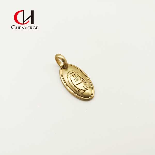 Buy Practical Thickened Replacement Belt Buckle , Rustproof Golden Backpack Pendant at wholesale prices