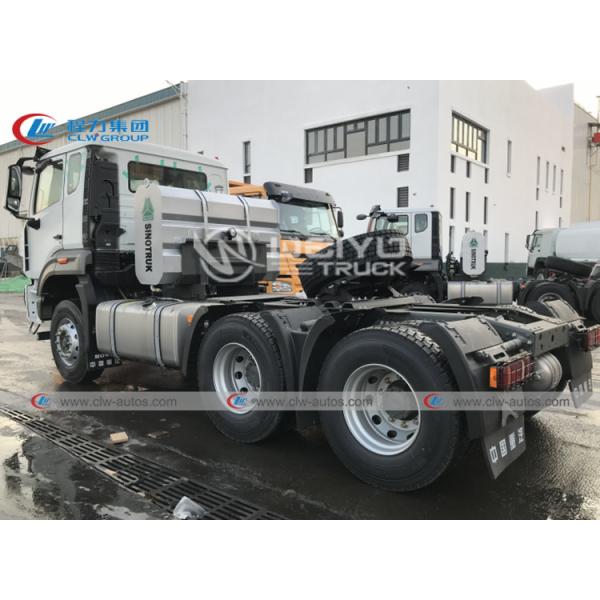 HOWO / HOHAN 6x4 420HP RHD Tractor Head Truck With Auxiliary 1000L Oil Tank