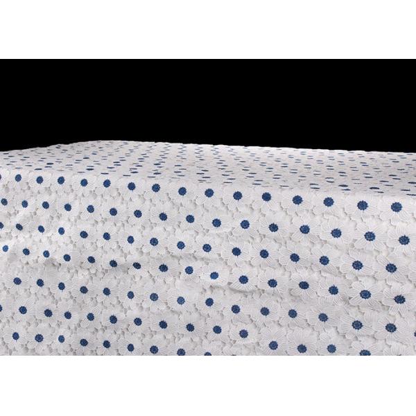 OEM Daisy Venice Embroidered Lace Fabric , French Guipure Wedding Lace For Dress