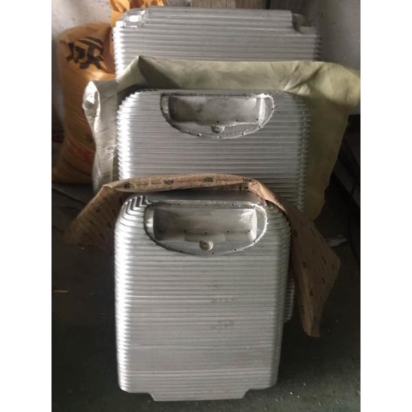 Manufacturer different types of Luggage Aluminum Mould for forming machine production