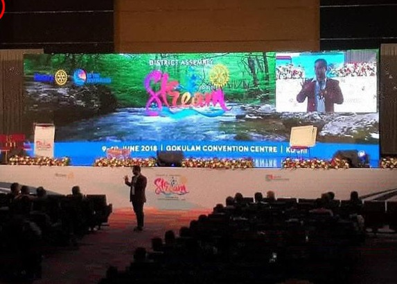 SMD Led Package Stage LED Screens 2.5mm Pixel Pitch and 16.7million Colors for Professional Displays