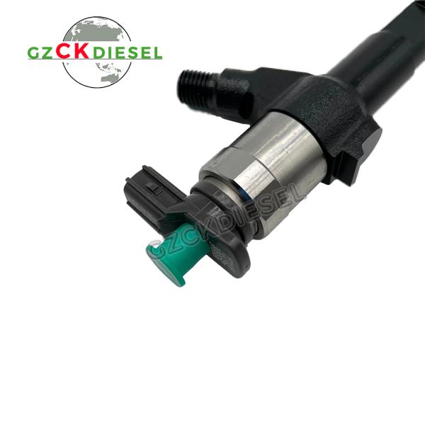 Common rail fuel injector 295050-0120 9729505-012 1465A323 for 4N13