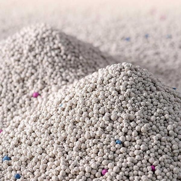 Customized Flavor Clumping Sand Cat Litter Colorful Bentonite Premium Cat Litter