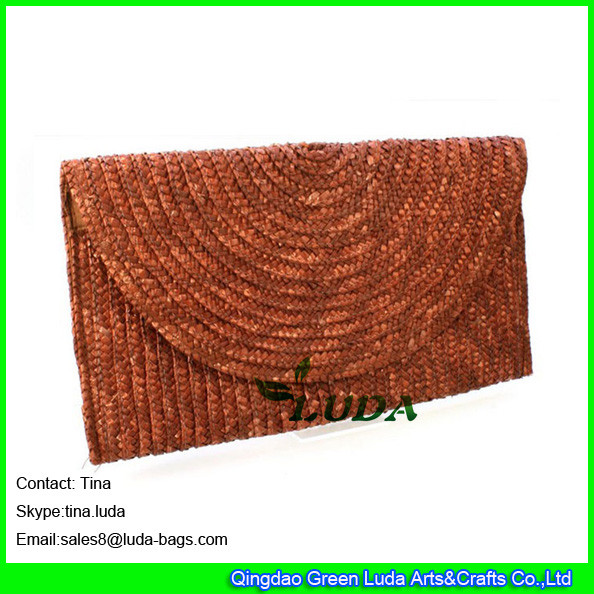 Buy LUDA wholessale straw purse handmade wheat straw clutch beach bags at wholesale prices