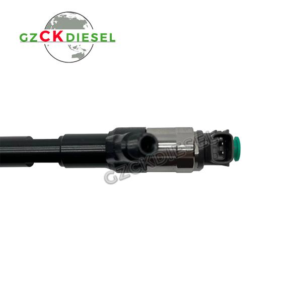 Common rail fuel injector 295050-0120 9729505-012 1465A323 for 4N13