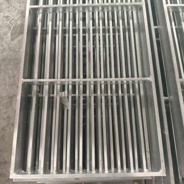 Buy Rust Proof Steel Serrated Bar Grating For Variety Environments at wholesale prices