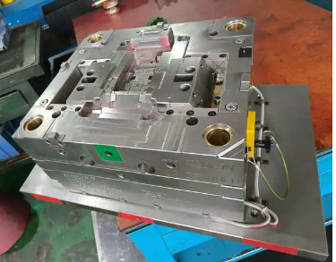 Buy S136 Plastic Injection Mold / Mould Multi Cavity / Single Cavity at wholesale prices