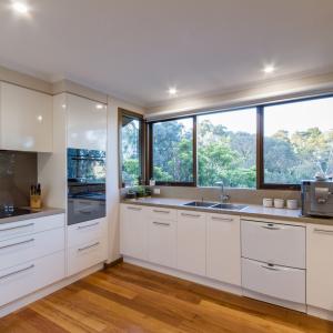 Modular Modern Lacquer Finish Matte Kitchen Cabinets Furniture For Villa