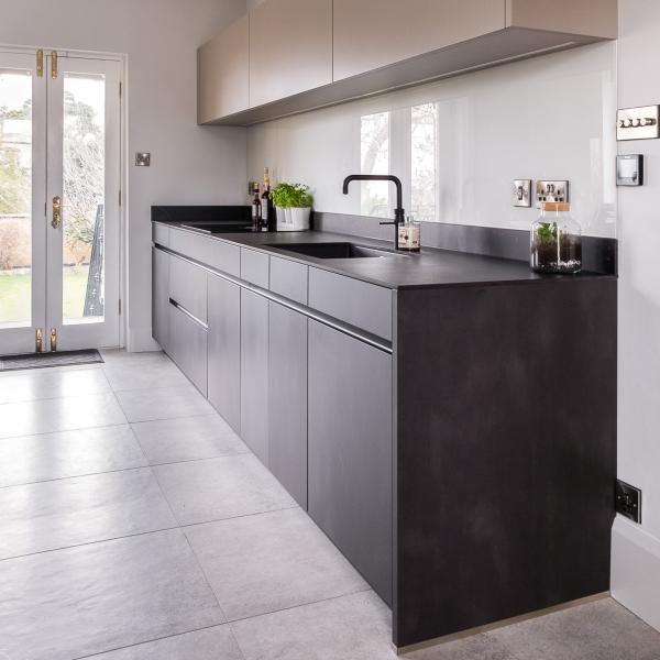 Buy Customized Matt Lacquer Kitchen Cabinets Modern Style Kitchen Cabinets Designs at wholesale prices