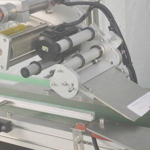 High Productivity Flat Surface Labeling Machine with Program Control PLC Touch