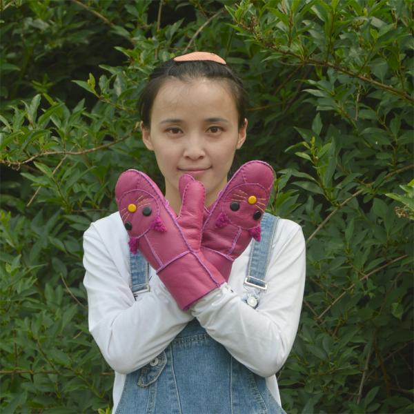 Fashion Cute Sheepskin Girls Leather Gloves , Womens Winter Mittens Classic Style