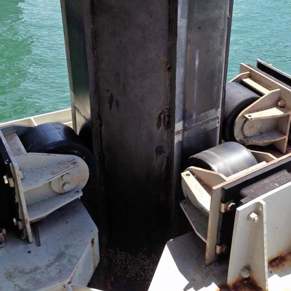 Cushion Roller Rubber Fenders Marine Tug Boat Shipyard Dock Port Edge Fender