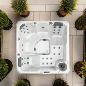 Best Seller of Indoor and Outdoor Hot Tub and Swim Spa