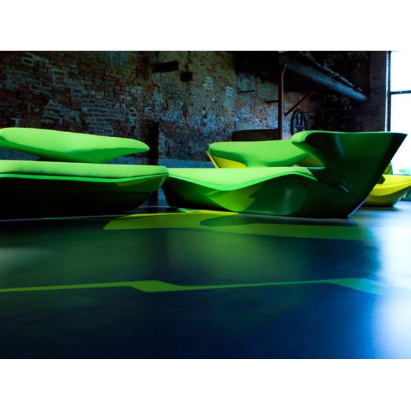zephyr sofa by zaha hadid