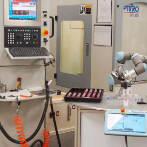 Universal Robots Lightweight Cobot UR3e UR5e Automation Robot Industrial