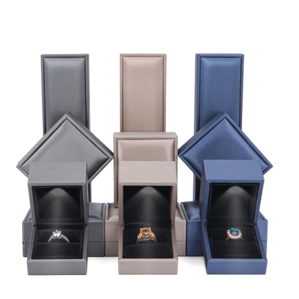 Customized Hanhong Logo LED Jewelry Box for Luxury Faux Leather Personalized
