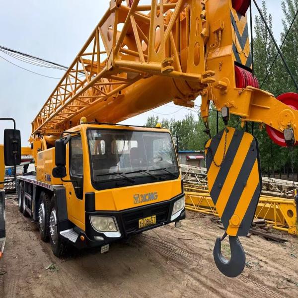 Buy 70T Hydraulic Old Crane Truck QY70K-II XCMG Mobile Crane at wholesale prices