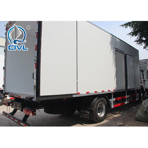 Sinotruk 3 - 7 Ton Carrier Refrigerated Truck / Cooler Van For Fresh Vegetable And Milk