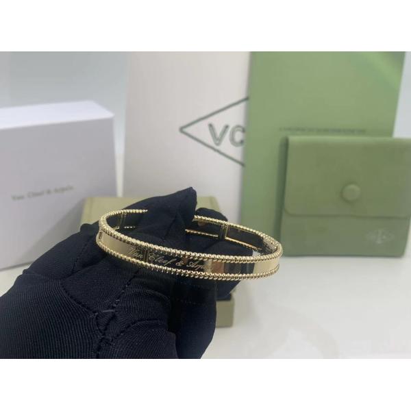 Van Cleef & Arpels PerléE Signature Bracelet Medium Model 18K yellow gold
