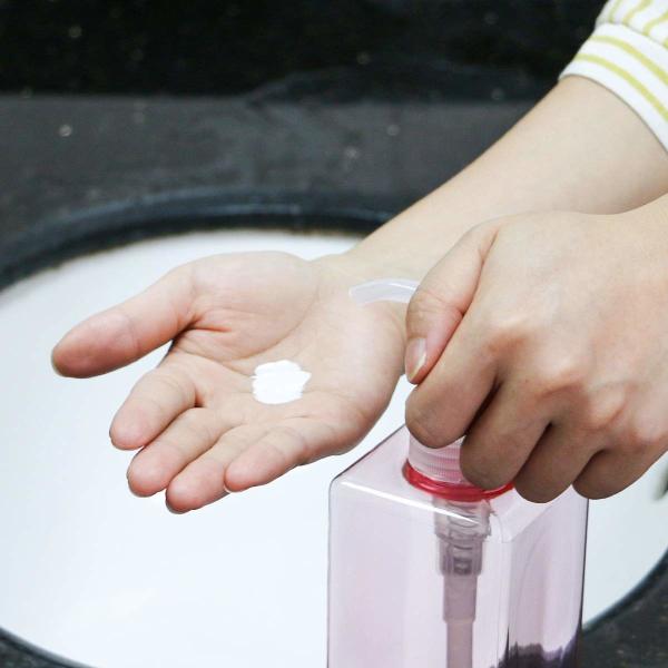 Lightweight Cosmetic PETG Bottle High Transparent Solid Recyclable