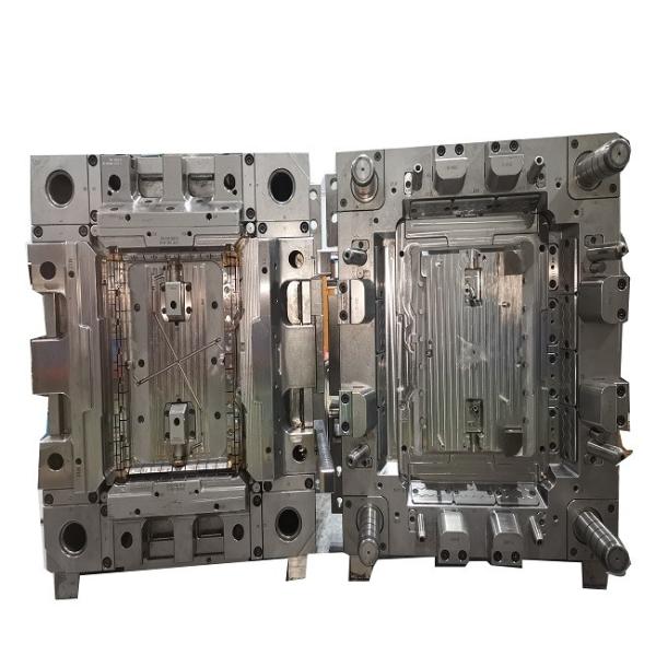 LKM Subgate Plastic Injection Moulding Die High Precision Automotive Plastic