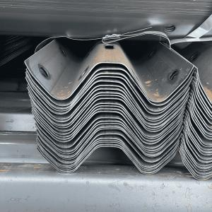 Powder Coated Highway Barrier Roadway Thrie Beam Guardrail Traffic Crash