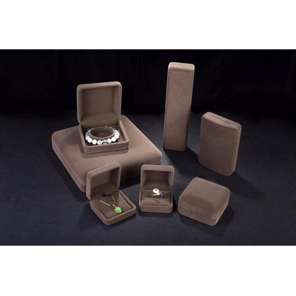 Buy Iron jewelry packaging boxes at wholesale prices