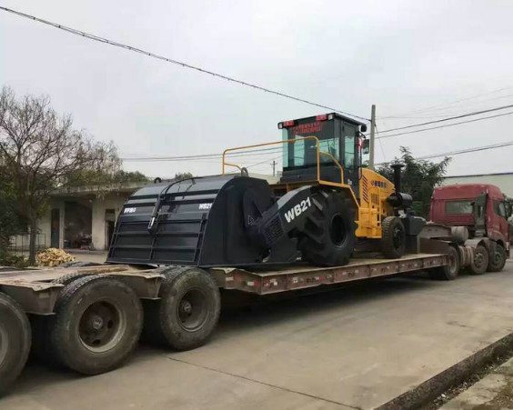 Buy XCMG R760 760hp Multifunctional Cold Recycling Asphalt Road Paving Machinery at wholesale prices