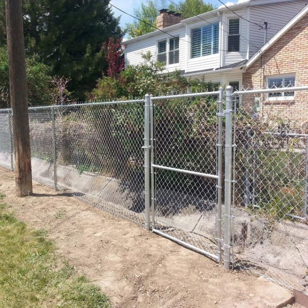 Garden Chain Link Fencing Mesh 2 '' Wire 4 . 0 MM Black Color 10 ' Height